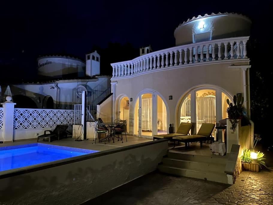 Jolie Maison Avec Sa Piscine Privee Wifi Empuriabrava Extérieur photo