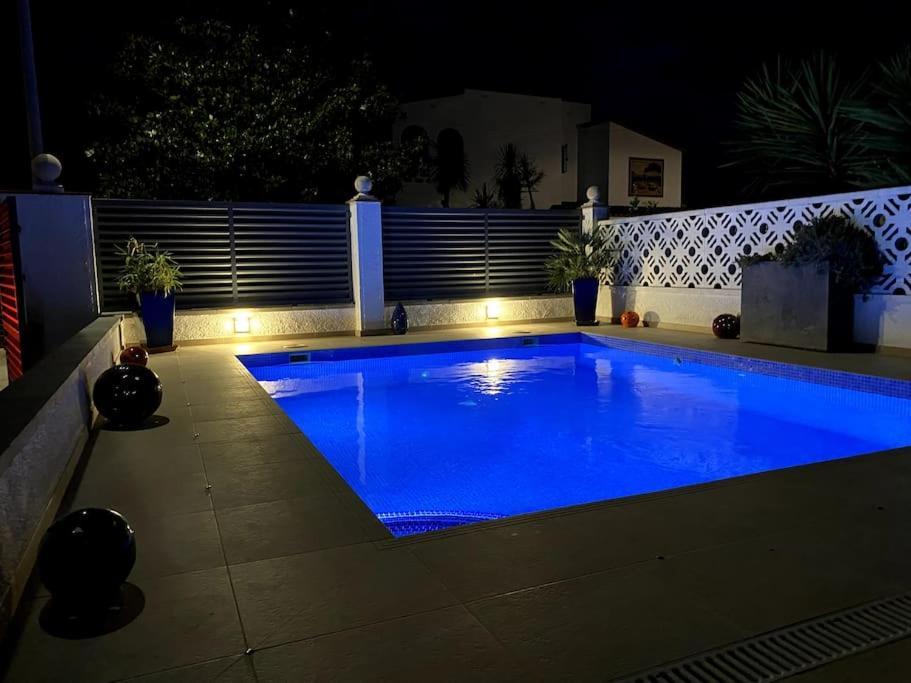 Jolie Maison Avec Sa Piscine Privee Wifi Empuriabrava Extérieur photo